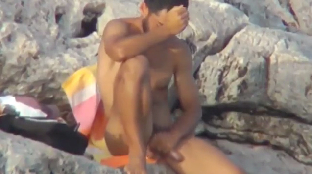 Hot Naked Exhibitionist Guy Cruising At The Beach SpyCamDude